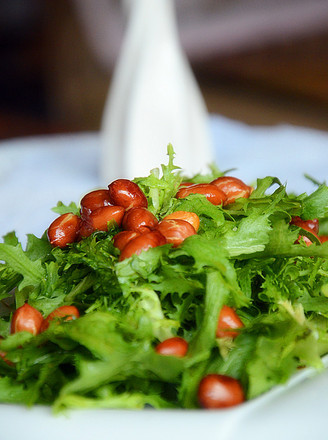 Peanuts Mixed with Bitter Chrysanthemum recipe