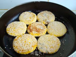 Sweet and Soft Sesame Fragrant Pumpkin Pie recipe