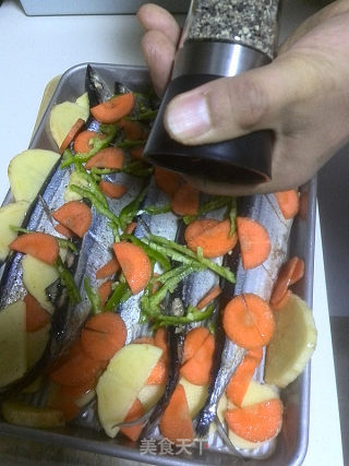 Grilled Saury with Seasonal Vegetables and Salt recipe