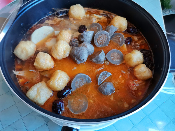 Tom Yum Goong Mushroom Stewed Chicken Hot Pot recipe