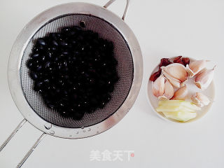Stewed Pork Knuckles with Black Beans [good Tonic in Autumn] recipe