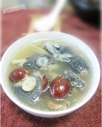 Red Dates, American Ginseng and Black Chicken Soup recipe