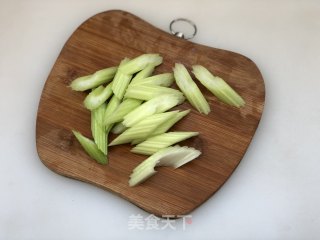 Fried Shrimp with Celery recipe