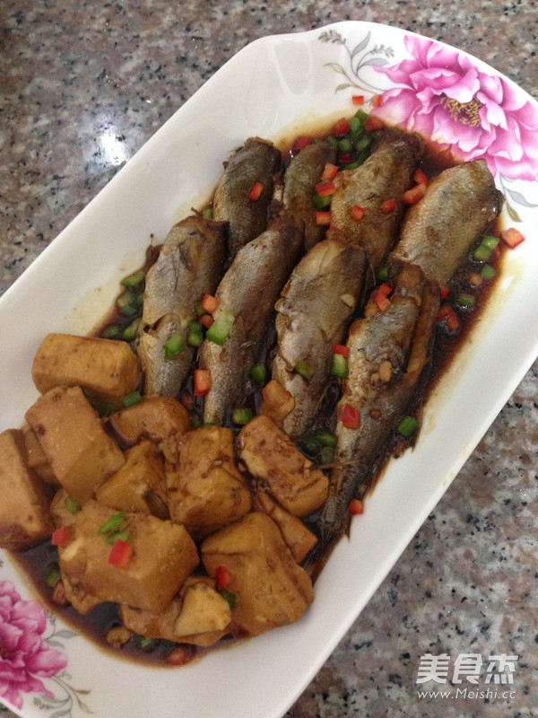 Braised Tofu with Small Yellow Croaker recipe