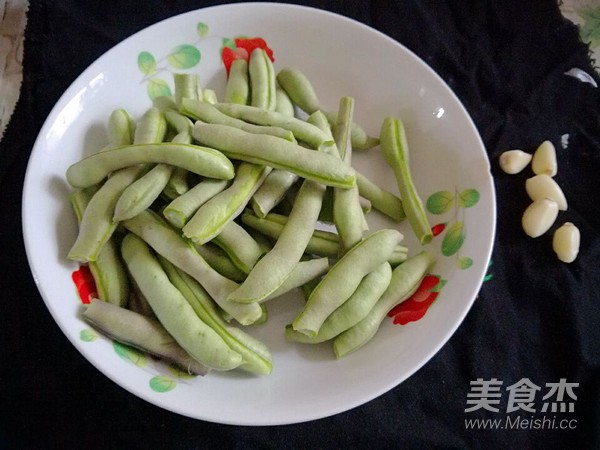 Stir-fried String Beans with Garlic Slices recipe