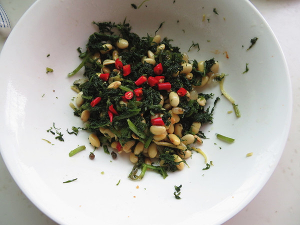 Mustard Greens Mixed with Soybeans recipe