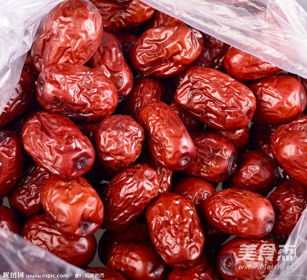 Longan and Red Dates Damp-removing Porridge recipe