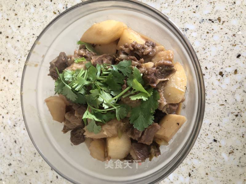 Stewed Beef Brisket with White Radish and Yam