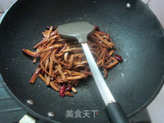 Stir-fried Chives with Fragrant Dried recipe