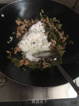 Fried Rice with Sauerkraut Pig Intestines recipe