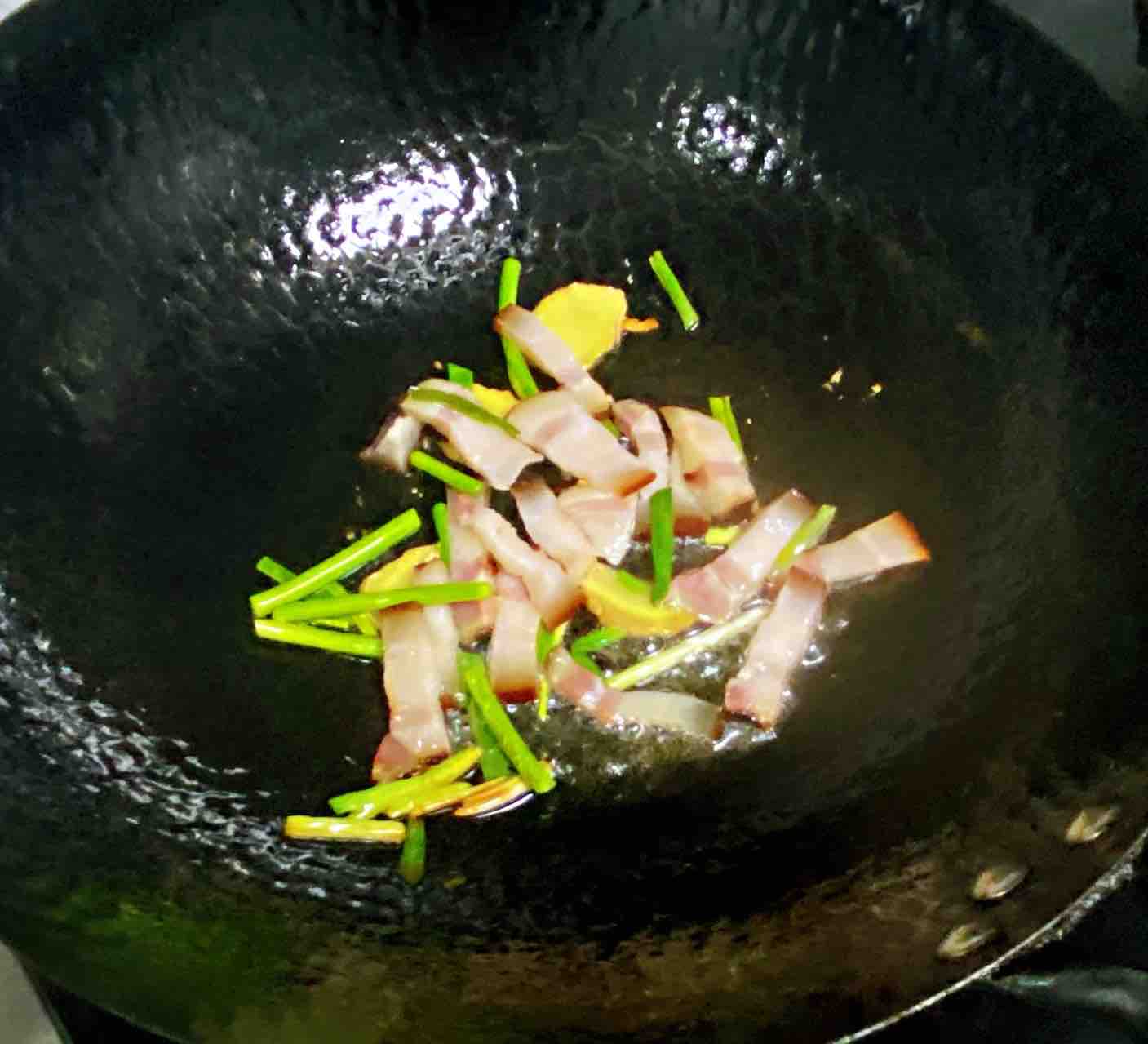 [recipe for Pregnant Women] Stir-fried Snow Peas with Bacon and Eryngii Mushrooms, The Taste is Strong recipe
