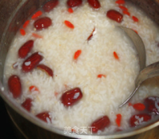 Red Dates Oatmeal Porridge with Wolfberry recipe