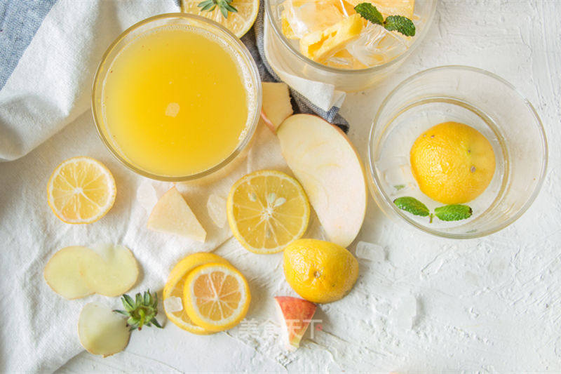 Apple Pineapple Juice is Okay with Some Ginger recipe