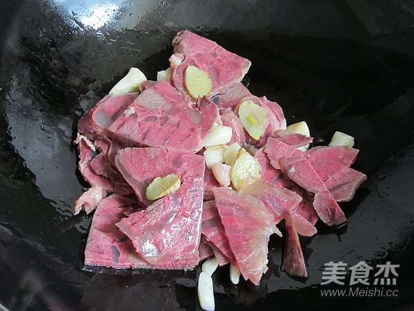 Beef Stew with Cabbage Vermicelli recipe