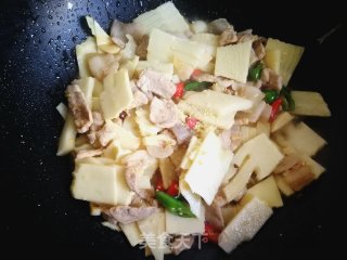 Stir-fried Pork with Spring Bamboo Shoots recipe