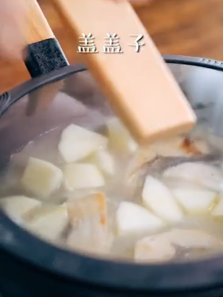 Apple Grass Carp Soup recipe