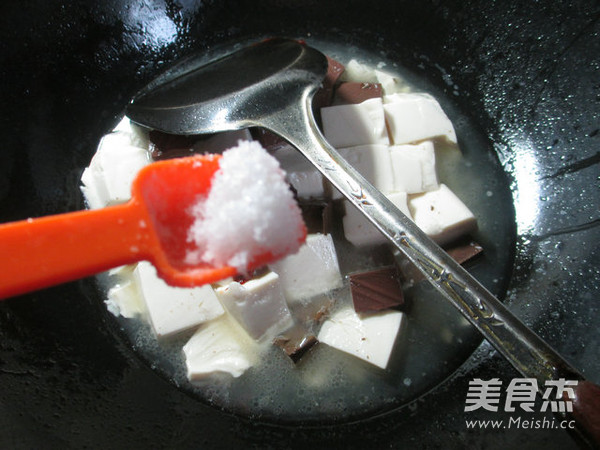 Spicy Duck Blood Tofu Soup recipe