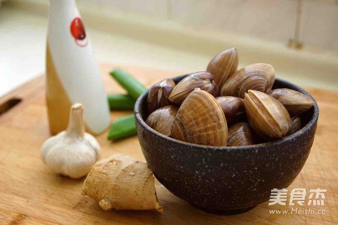 Wine Steamed Clams (fat Clam Version) recipe