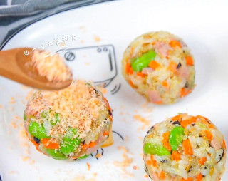 Shrimp, Miscellaneous Vegetables and Cheese Rice Ball Baby Food Supplement, Cooked Rice + Carrot + Cooked Edamame recipe