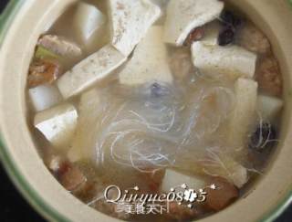 White Radish Stewed Tofu Small Casserole recipe