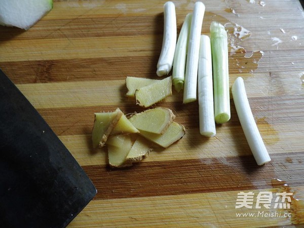 Milky White Winter Melon Pork Rib Soup recipe