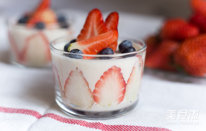 Strawberry Cheese Pudding recipe