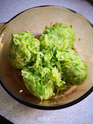 Steamed Dumplings with Cucumber and Egg recipe