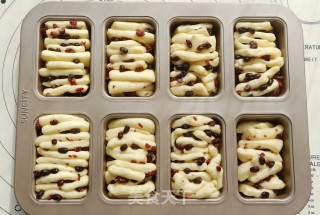 Condensed Milk, Honey Beans and Cranberry Meal Buns recipe
