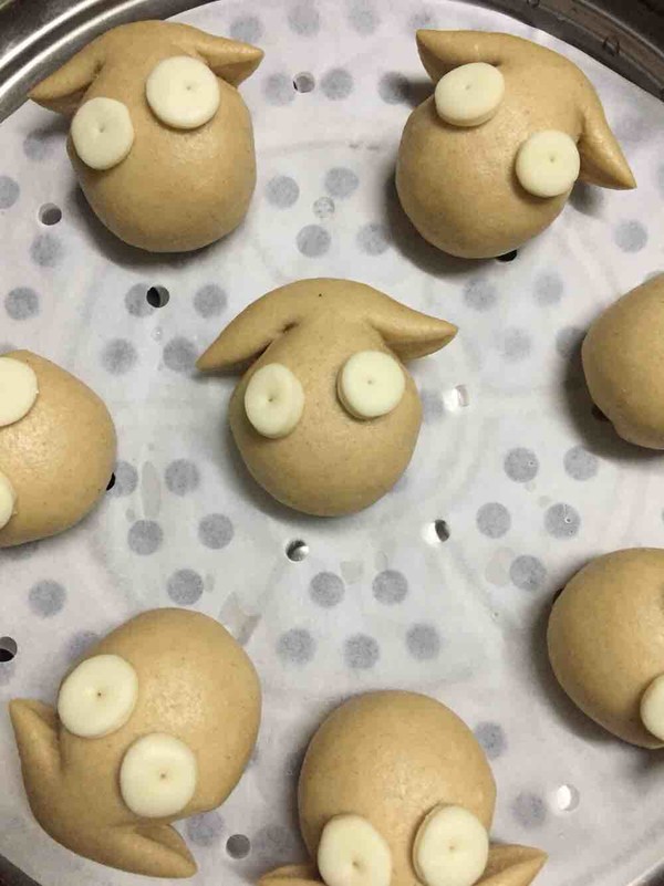 Whole Wheat Cartoon (little Sheep Shaun) Steamed Buns recipe