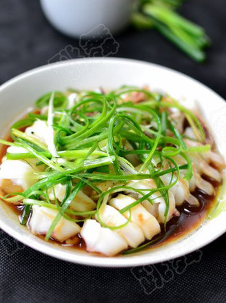 Fresh Squid with Scallion Oil recipe