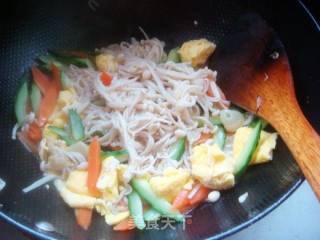 Scrambled Eggs with Enoki Mushroom and Cucumber recipe