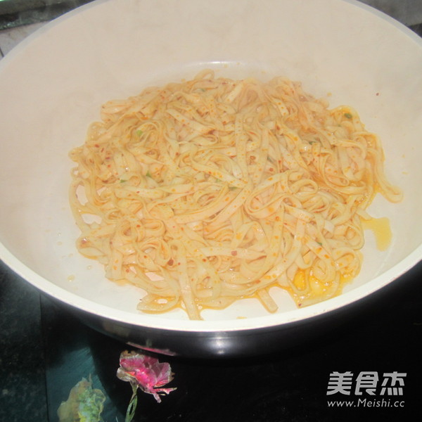 Curry Egg Fried Noodles recipe