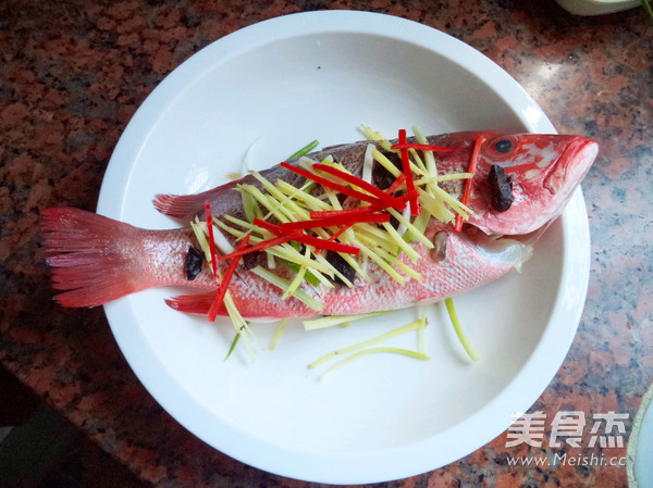 Steamed Red Snapper with Olive Horn recipe