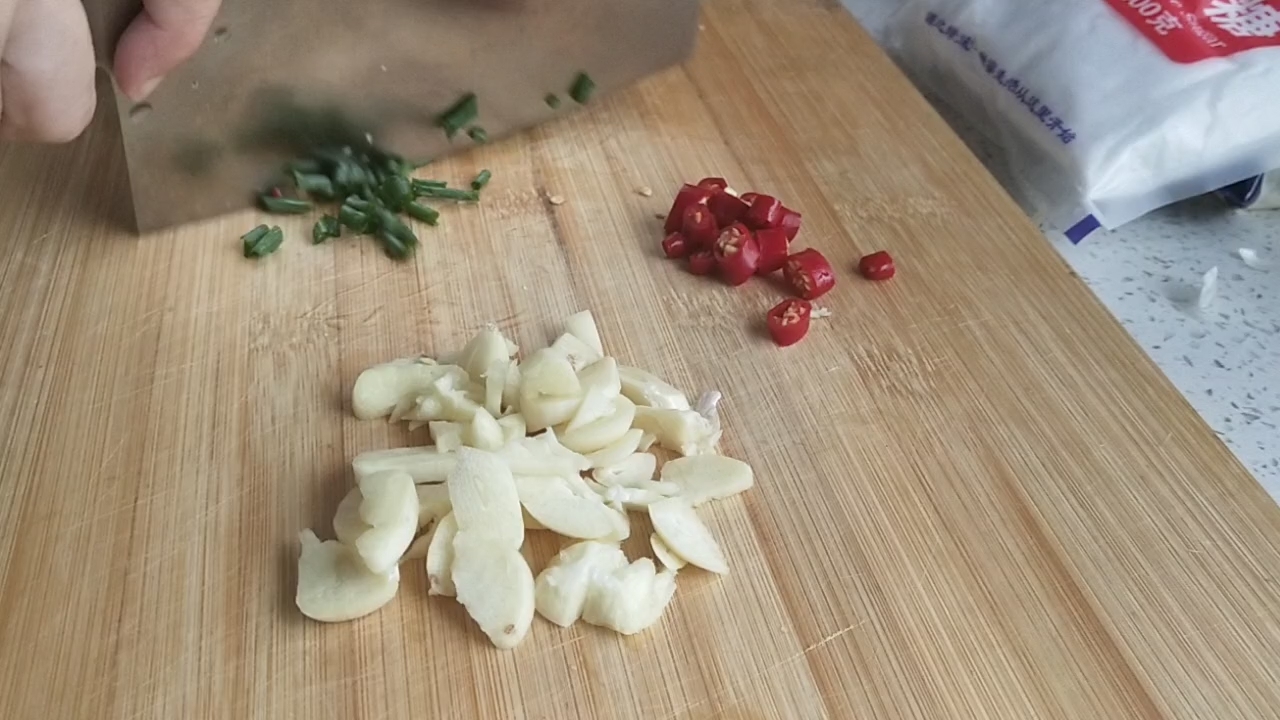 Savory and Appetizing Hand-rolled Noodles with Poached Egg recipe