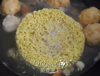 【hebei】noodles with Gluten Balls, Shrimp and Fish recipe
