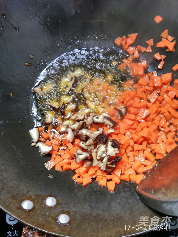 Fried Rice with Mushrooms and Carrots recipe