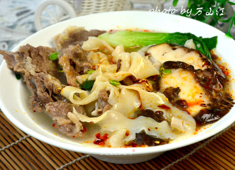 Beef Ribs and Mushroom Noodles recipe