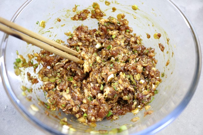 Big Baozi with Shredded Pork and Carrot recipe