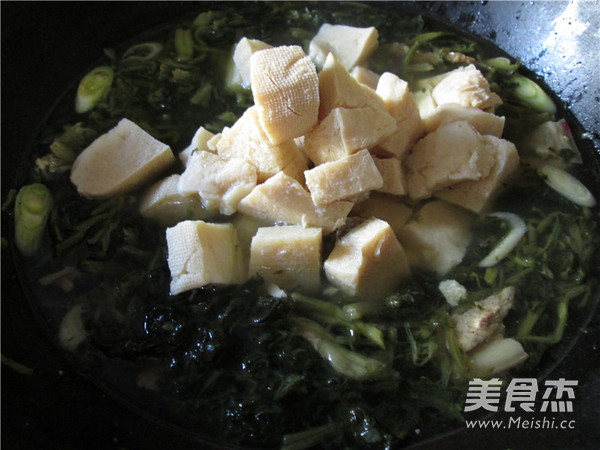 Potherb Mustard Stewed Frozen Tofu recipe