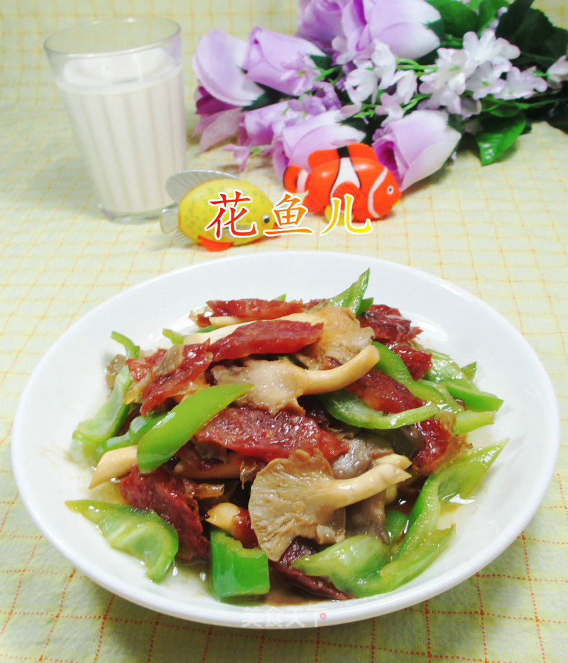 Stir-fried Sausage with Hot Pepper and Mushroom recipe