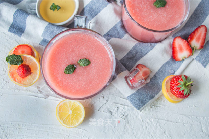 Strawberry Juice that You Can't Refuse recipe