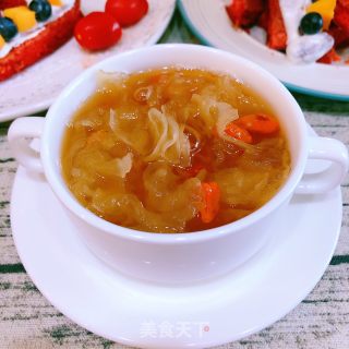 Bird's Nest Tremella Goji Soup recipe