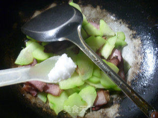 Stir-fried Chayote with Sauce recipe