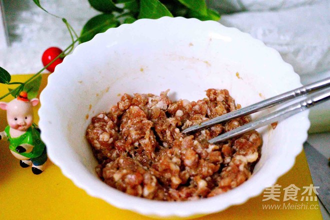 Carrot Balls & Seafood Claypot recipe