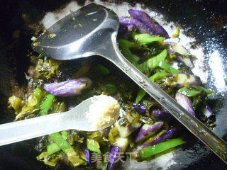 Stir-fried Eggplant with Sauerkraut recipe