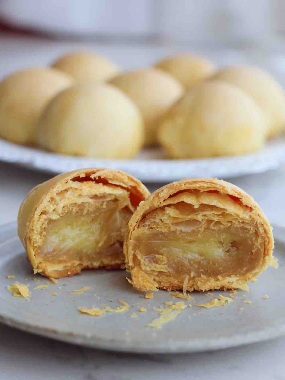 Soft Durian Su-style Mooncakes