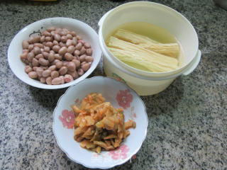 Stir-fried Peanuts with Shredded Mustard and Yuba recipe