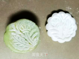 Saqima Snowy Mooncakes recipe