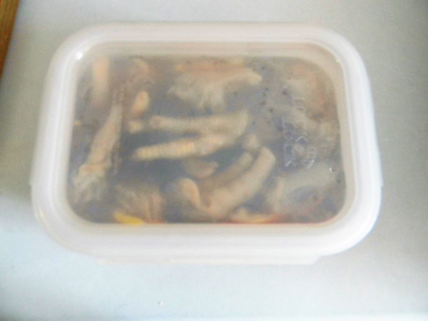 Spicy Appetizing Chicken Feet recipe