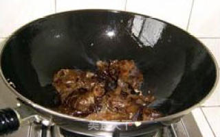 Post-holiday Gastrointestinal Preparation-fried Fungus with Winter Lettuce recipe